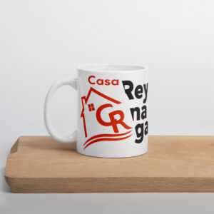 Taza blanca brillante con logo